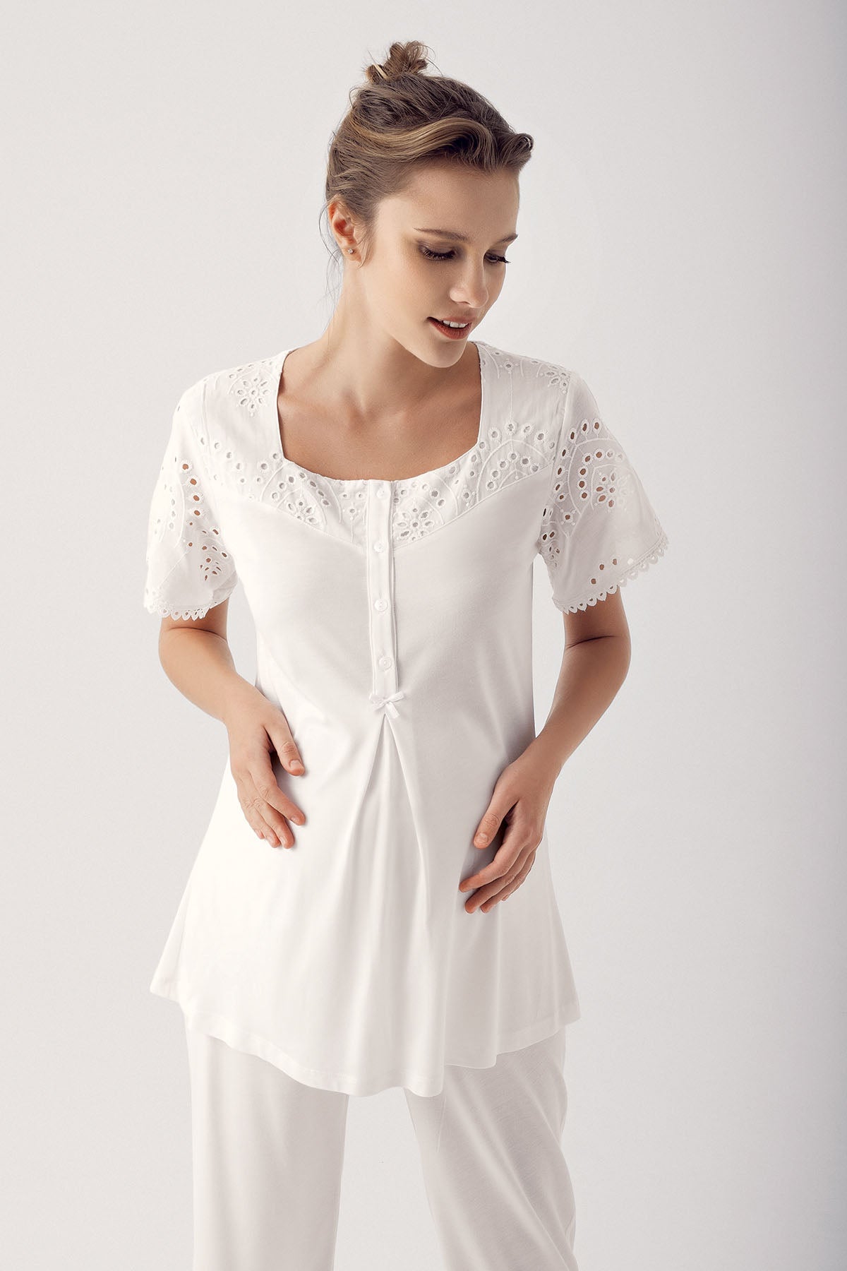 Motif Embroidered 3-Piece Maternity Feeding-Friendly Pajama & Robe Set Ecru - S12305