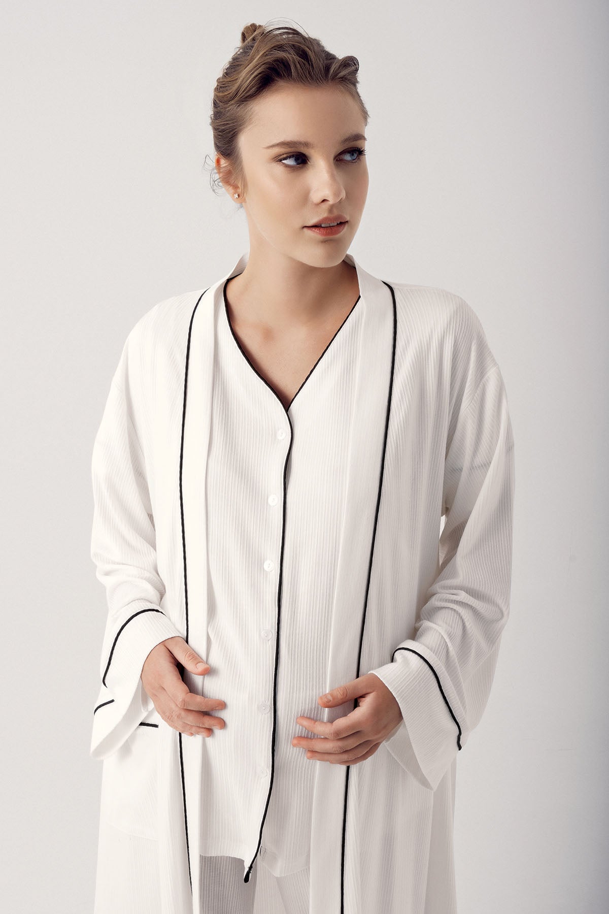 Double Breastfeeding 3-Piece Maternity Feeding-Friendly Pajama & Robe Set Ecru - S14306