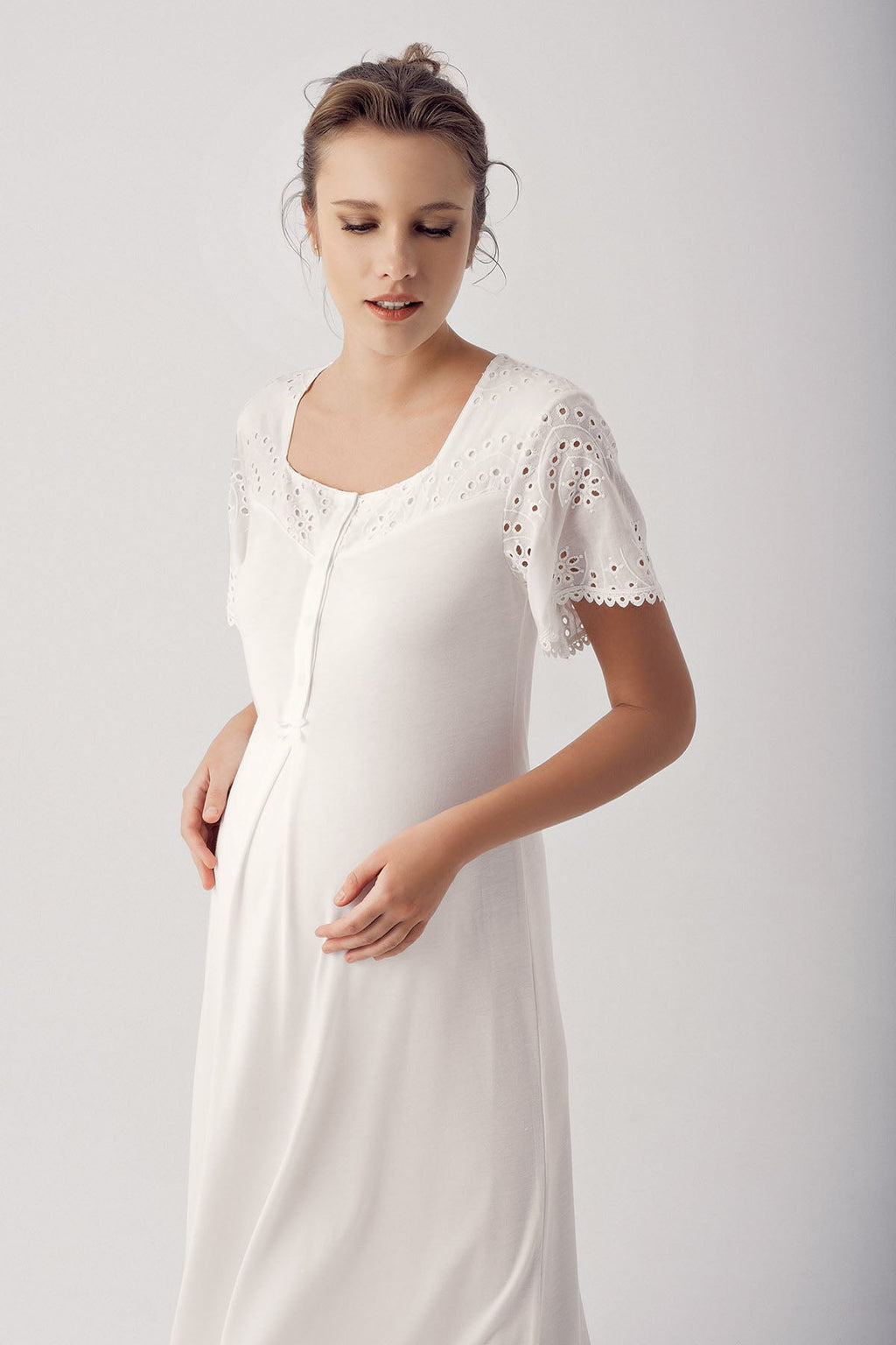Motif Embroidered Maternity Feeding-Friendly Nightgown & Robe Set Ecru - S14400