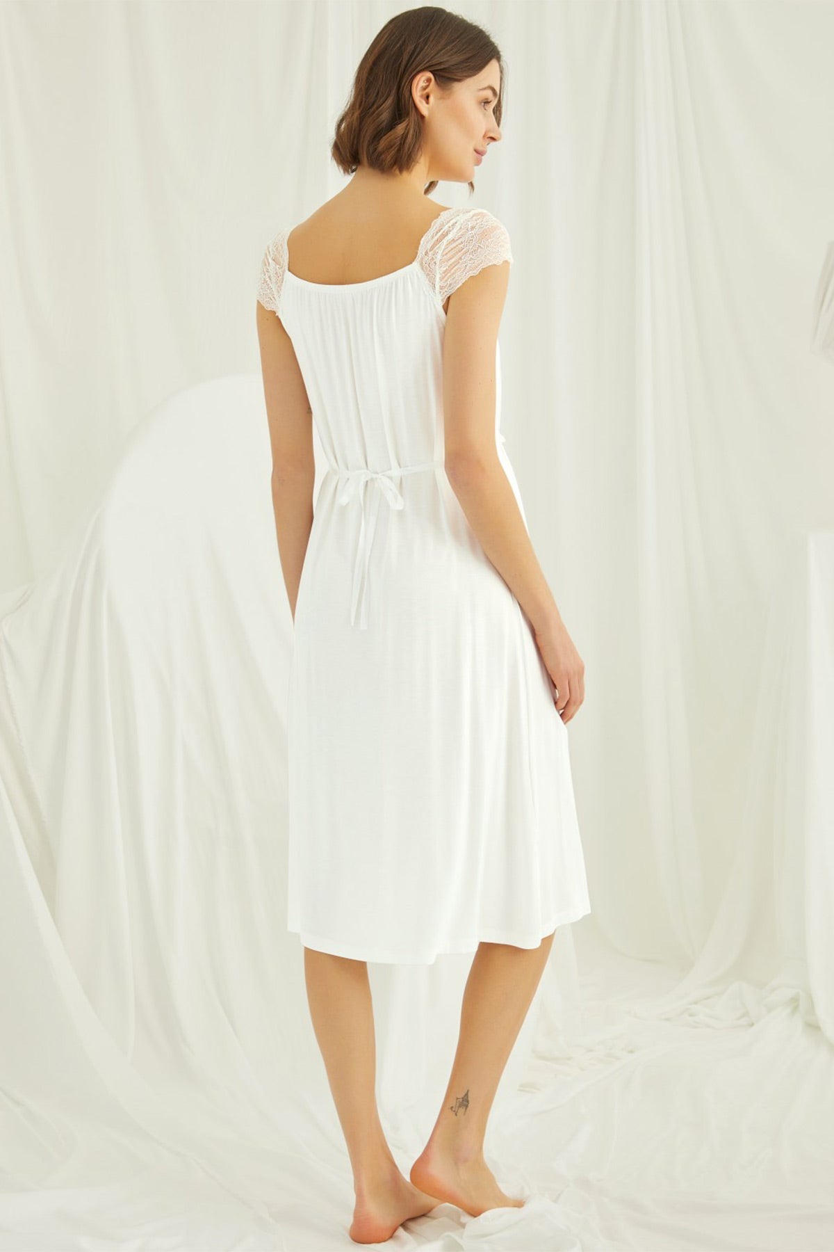 Lace Shoulder Maternity Feeding-Friendly Nightgown Ecru - E18300