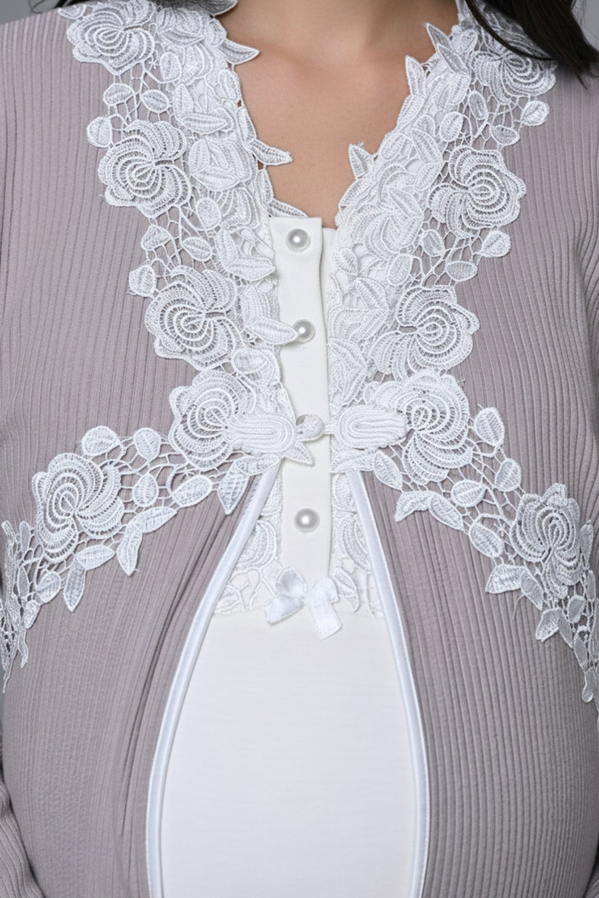 Flowery Lace Collar 3-Piece Maternity Feeding-Friendly Pajama & Robe Set Ecru - N24357