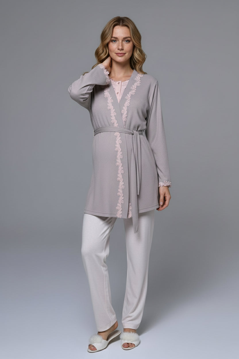 Flowery Lace Collar 3-Piece Maternity Feeding-Friendly Pajama & Robe Set - N24375