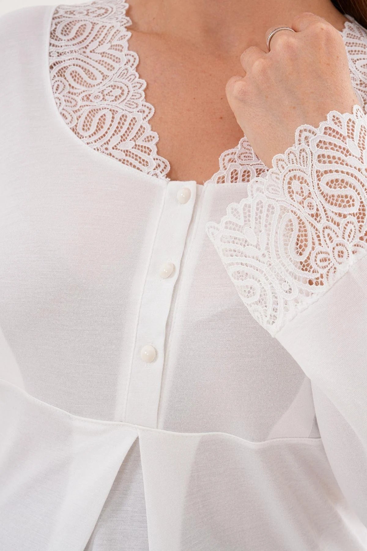 Lace Sleeve and Collar Maternity Feeding-Friendly Pajama Set Ecru - C5808
