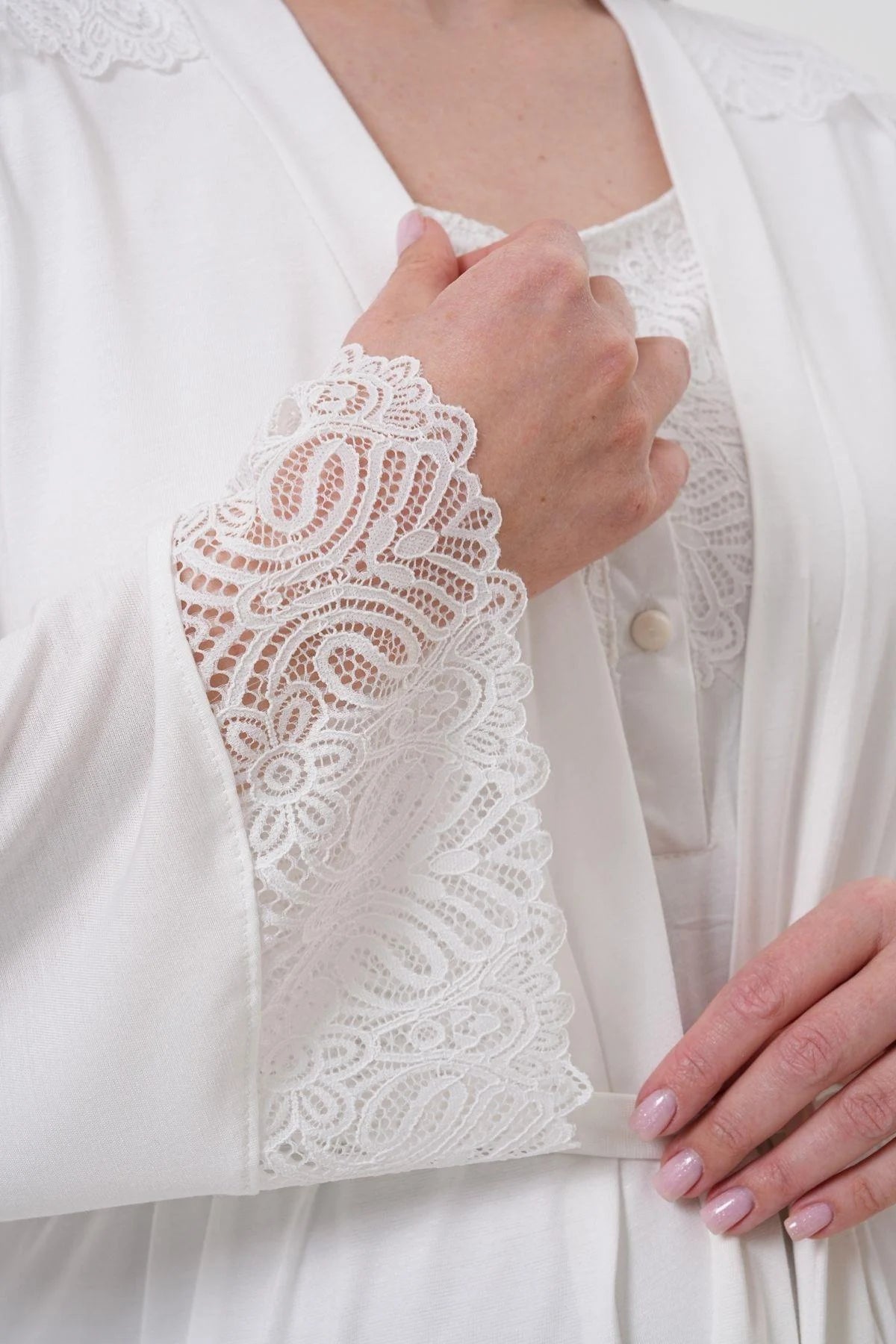 Lace Detailed Maternity Feeding-Friendly Nightgown & Robe Set Ecru - C6204