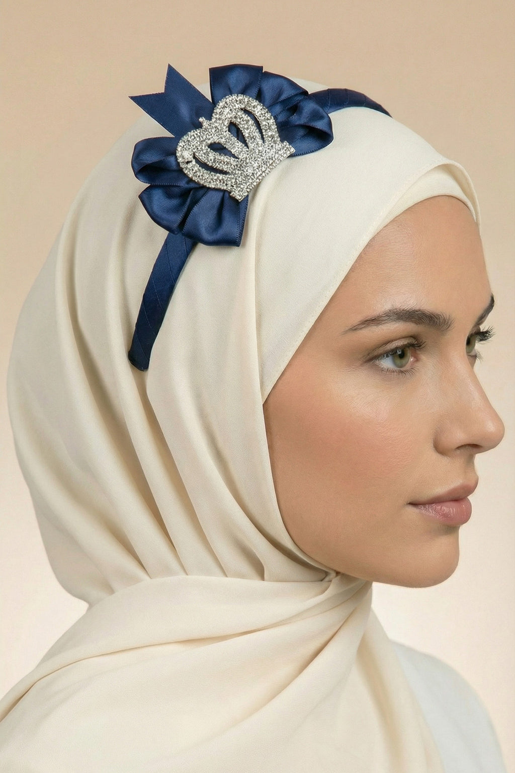 طقم تاج ونعال للأمهات مصنوع يدويًا بتصميم تاج الأميرة باللون الأزرق الداكن - 919514